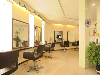 ヘアー ブラット(hair Brat)の写真/【お子様同伴可】乳幼児とのご来店OK！ベビーベッドもご用意☆子育ての合間に通いやすいサロンです◎