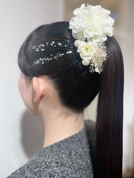 ヘアセット 黒髪 ストレート タイト アップスタイル 艶髪