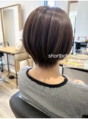 ショートボブ