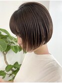 ショートヘア顔周りレイヤーブリーチダブルカラーショートボブ
