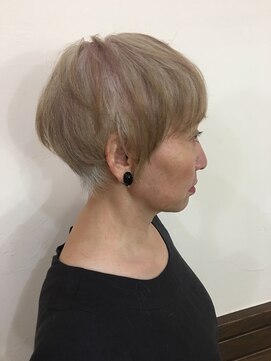 ノマニカ ミラート バイ ルレーヴ(noma-nika mirrort by Le reve) 明るめ、グレーカラー ミルクティーベージュ