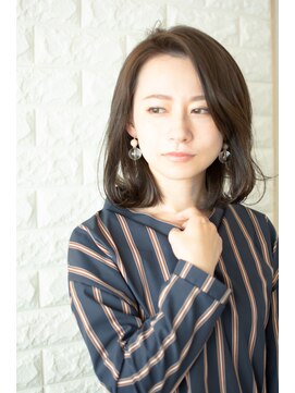 ノイン(noine) さらっとワンピースが着こなせる時季に。