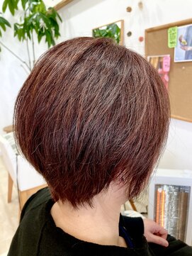 サロンドゥドリス(Salon de Doris) 前下がりショート