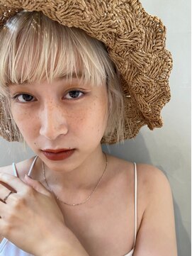 ローウェ 新百合ヶ丘(Louwe) 切りっぱなしボブ外国人風センターパート[新百合ヶ丘/新百合ヶ丘