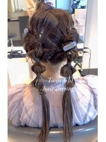 トリコ心斎橋(trico) 甘すぎないおしゃれなツインテールヘアアレンジ