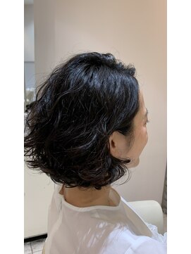 エルトレス(el tres) ［eltres ］ラフパーマボブ