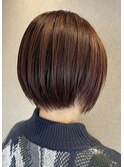 50代の大人女性が憧れる艶々ピンクカラー