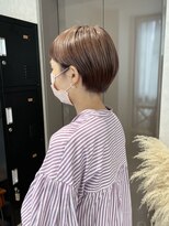 クエ(QUE) ピンクブラウン系ショートQUE望月