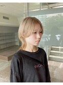 マッシュウルフのホワイトベージュ