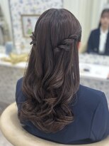 サクララ(Sakura la)&nbsp;ハーフツイン×ヨシンモリ/参列ヘア/お呼ばれヘア/ツインヘア