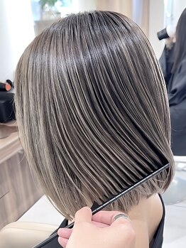 アッシュ 大宮店(Ash)の写真/白髪は[隠す]から[活かす]時代！白髪カバーのバリエーションも多数でお悩みにあったデザインをご提案♪