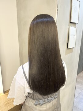 ジーナ 渋谷駅前(Zina) オリーブグレージュ