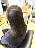 オリーブベージュ