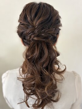 ベルクープ(BELLE COUPE) ポニーテールアレンジ