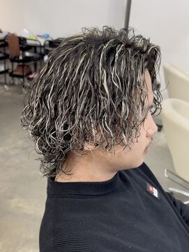 アイトーキョーリタ 渋谷(AI TOKYO Rita) ハイライトグランジサーフテーパーフェードシャドウパーマ