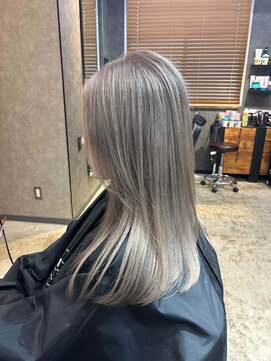 フィーネ 柏(Fi-Ne) 透明感ホワイトベージュ/ブリーチ/韓国レイヤー/プルエクステ