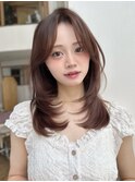 ミディアムレイヤーカットかきあげ前髪チョコレートブラウン