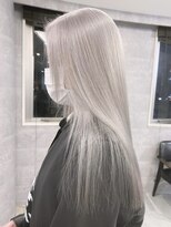 ルーブ トウキョウ(Loob. TOKYO) 池袋東口ケアブリーチカラーシルバーブロンドハイトーンカラー
