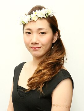 ダイヤモンドチェリーヘアアンドメイク 花冠＊サイドアップ