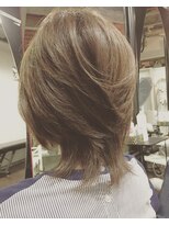 ヘアーメイク アドックス(HAIR MAKE ADOX)&nbsp;ナチュラルに流れるショートボブスタイル