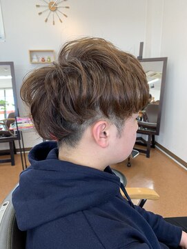 アンジェリ(Angeli) ツーブロック×パーマ