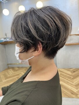 ロミー 本厚木(ROMMY.) 大人可愛いハンサムショート×バレイヤージュカラー
