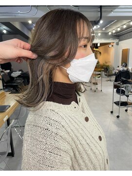 レブ 三条河原町(Reb,) インナーカラーイヤリングカラーミルクティーベージュ