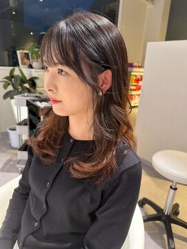アム(amu) レイヤーカット/韓国ヘア/くびれへあ/顔まわりカット/小顔カット