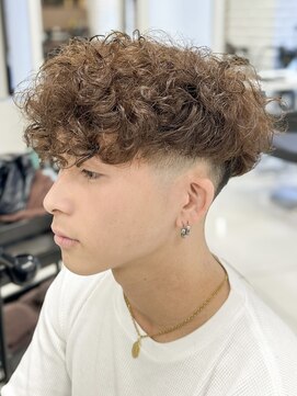 テクト バイアッシュ 吉祥寺店(Tect by Ash) スペインカール明るめブラウンスパイラルパーマツーブロック