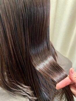 テラ 大宮宮原(terra)の写真/人気のAujua取扱い◎一人一人に合わせた施術で、髪の内側から補修し艶のある質感と滑らかな指通りを実現！
