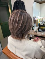 アパートメント オブ ソロン 市川(The Apartment of Solon)&nbsp;レイヤー/ショートボブ/ハイライト/白髪ぼかし/市川/30代40代