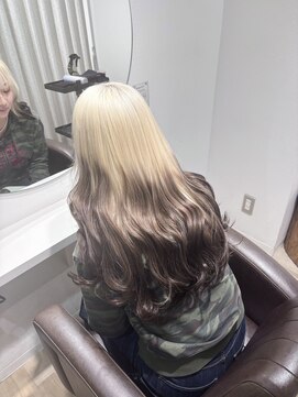 アン(Hair make un) 【森山陽向　ブロンドデザインカラー】