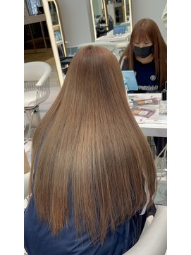 ロンドルピナス 小倉(Lond Lupinus) ミディアムレイヤーカット/似合わせカット/大人ガーリー/20代