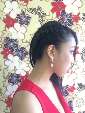 ヘアメイク プリンセス(Hair Make PRINCESS) 片サイド編み込み