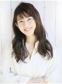 こなれ感と女性らしさ抜群のロング