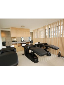 【YUME】のフルフラットのシャンプー台で極上のひと時を…♪日々の疲れを癒して、髪も心もリフレッシュ☆