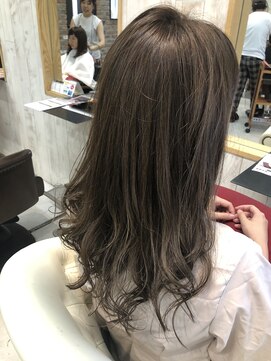 ルース(RUTH) アッシュベージュ