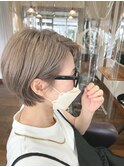 ハイトーングレージュ