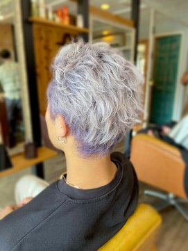 トルチェ(toRtue) ペールラベンダー×ホワイト シャドールーツ