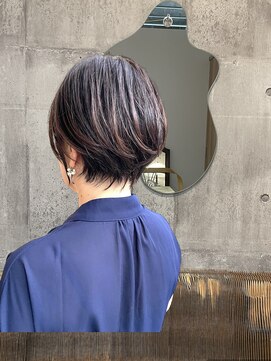 イズミ(Izumi) 大人ショート