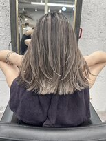 リア(riah)&nbsp;バレイヤージュ/グレージュ/ハイライト