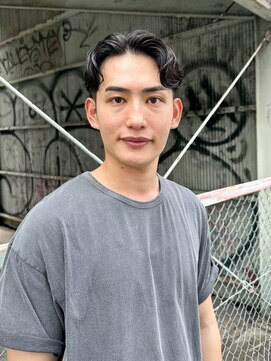 トゥコ(tuco) メンズ センターパート フェザーパーマ 黒髪 メンズカット