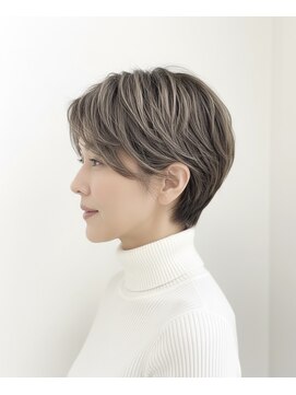 イロ(iro) 似合わせカット+白髪ボカシ+髪質改善