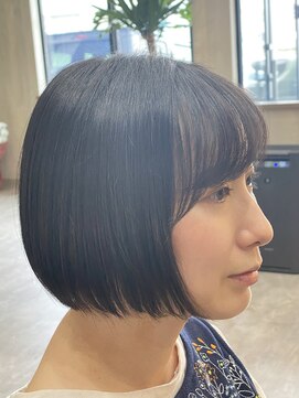 フラミンゴ ヘアデザイン ワンレンボブ