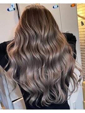 ラフ 難波店(LAFF) #黒髪#ボブルフ#ネビージュ#小顔#ワンレン