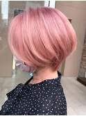 ケアブリーチでWカラーにピンクラベンダーの前下がりショート