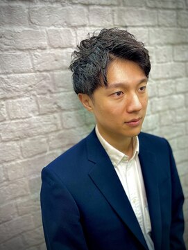 グレイスフルバーバー 赤坂見附店 おしゃれなサラリーマンになりたい！ポイントパーマアップバング