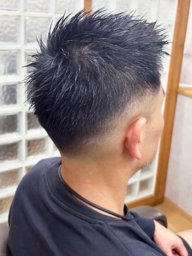 ヘアーコレクション グロース(HAIR COLLECTION Growth) 30代40代メンズ刈り上げフェードスタイル刈り上げツーブロ短髪