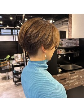 ロール(ROLE) 大人女子の刈り上げショート×ハイライトベージュ