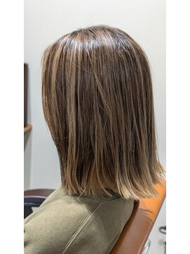 ピュアラヘアー 北24条店(Purer Hair) 表面ハイライト入りのバレイヤージュ